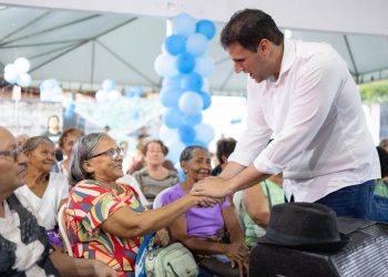 EM RODA DE CONVERSA COM IDOSOS, ORLEANS ASSUME COMPROMISSO COM A TERCEIRA IDADE