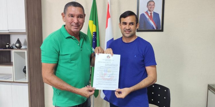 PREFEITO DE SÃO BENEDITO DO RIO PRETO WALLAS ROCHA REGULAMENTA TRANSPORTE ALTERNATIVO COM LEI MUNICIPAL