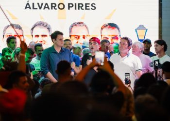 ORLEANS BRADÃO AGRADECE CARINHO DE MORADORES DA ÀREA DA MADRE DEUS E CONFIRMA COMPROMISSO COM O DESENVOÇVIMENTO DE SÃO LUÍS