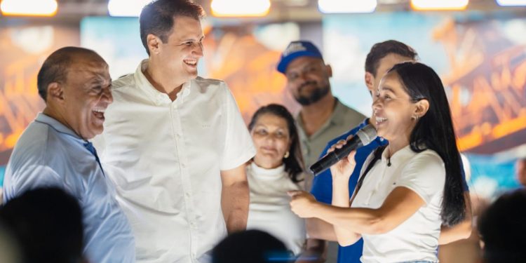 ORLÉANS BRANDÃO REÚNE LIDERANCAS E DEMOSNTRA  FORÇA POLÍTICA NO BAIRRO JOÃO PAULO, SAO LUÍS