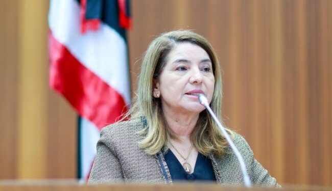 EM PRONUNCIAMENTO, DEPUTADA ESTADUAL IRACEMA VALE PARABENZA URBANO SANTOS PELOS 97 ANOS DE EMACIPAÇÃO POLÍTICA