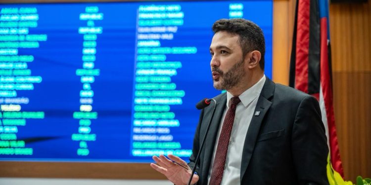 Dr. YGLÉSIO COMENTA SAÍDA DE LAHESIO E DEFENDE RECOMPOSIÇÃO URGENTE DA DIREITA NO MARANHÃO