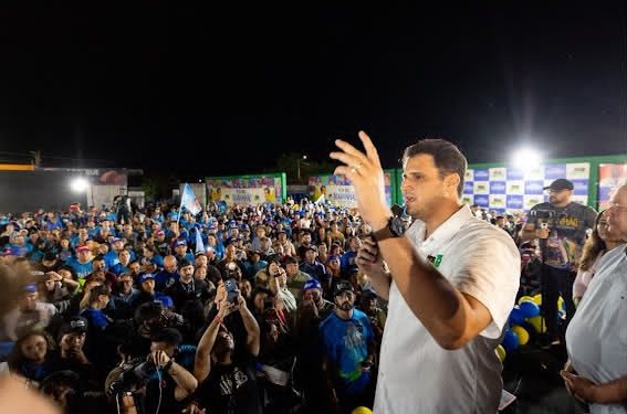 EM BALSAS, ORLEANS BRANDÃO ASSUME COMPROMISSOS COM PACOTE DE INVESTIMENTOS PARA PARA IMPULSIONAR A REGIÃO SUL DE UMA MULTIDÃO