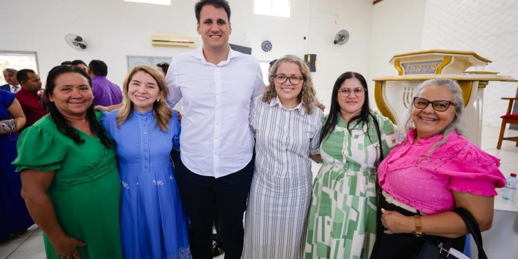 ORLEANS BRANDÃO PRESTIGIA  REUNIÃO GERAL DE OBREIRAS DA ASSEMBLEIA DE DEUS EM BARREIRINHAS E REFORÇA DIÁLO COM COMUNIDADE CISTÃS
