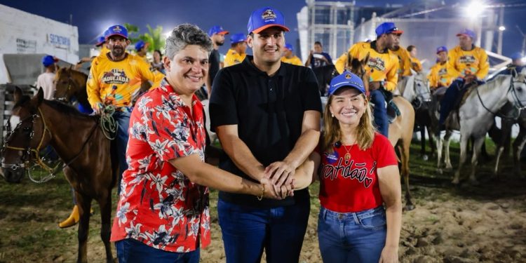 ORLEANS BRANDÃO PRESTIGIA 41ª VAQUEIJADA DE BARREIRINHAS E DESTACA IMPORTÂNCIA DO EVENTO PARA ESTÍMULO AO TURISMO DA REGIÃO