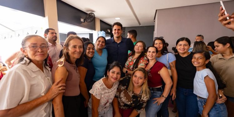 ORLEANS BRANDÃO RECEBE APOIO DE ALANNA ABREU EM MIRANDA DO NORTE DURANTE ENCONTRO COM LIDERANÇAS COMUNITÁRIAS