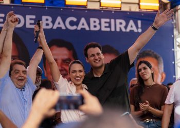EM BACABEIRA, ORLEANS REFORÇA COMPROMISSO COM EMPREGOS DA ZPE E ANUNCIA HOSPITAL REGIONAL NO PLANO DE GOVERNO