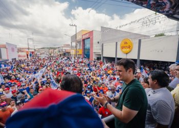 IGARAPÉ GRANDE VAI ÀS RUAS COM ORLEANS BRANDÃO EM GRANDE CAMINHADA