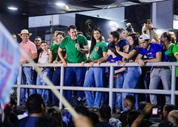 ORLEANS BRANDÃO ARRASTA MULTIDÃO EM PERITORÓ E AFIRMA ESTA PRONTO PARA “SER O MELHOR GOVERNADOR QUE O MARANHÃO JÁ VIU