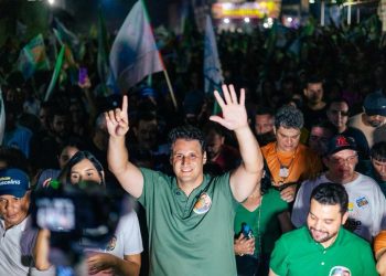 CAMINHADA COM ORLEANS BRANDÃO REÚNE 5 MIL EM TRIZIDELA DO VALE