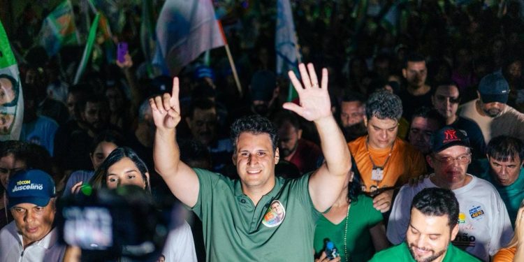 CAMINHADA COM ORLEANS BRANDÃO REÚNE 5 MIL EM TRIZIDELA DO VALE