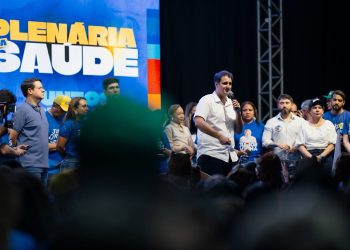 DURANTE PLENARIO DA SAÚDE, ORLEANS BRANDÃO DEFENDE VALORIZAÇÃO DOS DOS PROFICIONAIS E APRESENTA COMPROMISSOS PARA O SETOR