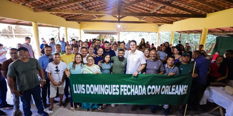 ORLEANS BRANDÃO GARANTE CONSTRUÇÃO DO CAIS DE SÃO LUÍS DOMINGUES DURANTE ENCONTRO COM A POPULAÇÃO