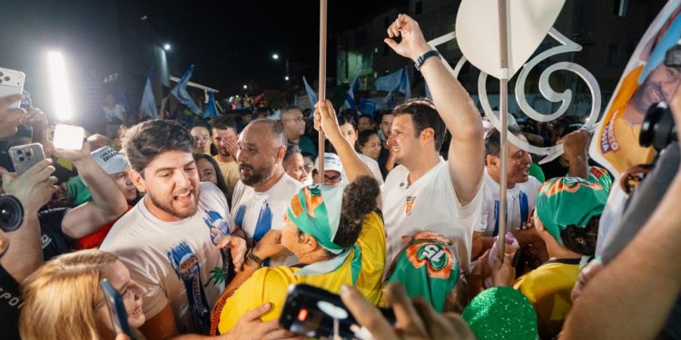 EM BACABAL, “ARRASTÃO DA VITÓRIA” COM O TIME DE ROBERTO COSTA REÚNE MULYIDÃO EM APOIO A ORLEANS BRANDÃO BRANDÃO