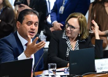 WEVERTON ROCHA COMEMORA A PROVAÇÃO DA PEC DO 6X1 NA CCJ E DIZ QUE A LUTA CONTINUA