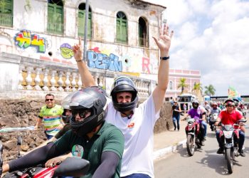 ORLEANS BRANDÃO ANUNCIA INSENÇÃO DE IPVA PARA MOTORISTA DE APLICATIVO E MOTOTAXISTAS DURANTE ATO COM A CATEGORIA