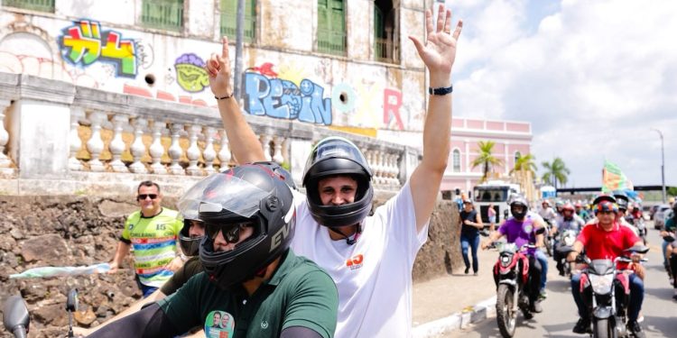 ORLEANS BRANDÃO ANUNCIA INSENÇÃO DE IPVA PARA MOTORISTA DE APLICATIVO E MOTOTAXISTAS DURANTE ATO COM A CATEGORIA