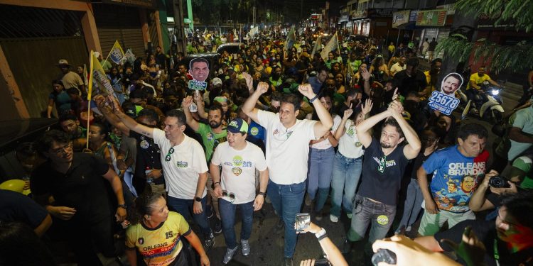 ONDA VERDE DO 15 TOMAS AS RUAS DE PINHEIRO EM MAIS UMA DEMOSTRAÇÃO DE FORÇA DA CANDIDATURA DE ORLEANS BRANDÃO NA CIDADE