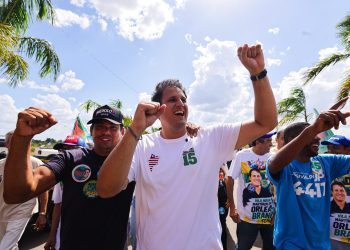 EM VILA NOVA DOS MARTIRIOS, ORLEANS BRANDÃO É RECEBIDO COM FESTA E REFORÇA COMPROMISSO COM A REGIÃO TOCANTINA