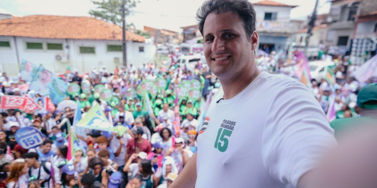 BETO CASTRO REÚNE MUTIDÃO NO BAIRRO DE FÁTIMA EM ARRASTÃO DA ILHA EM APOIO AO ORLEANS BRANDÃO
