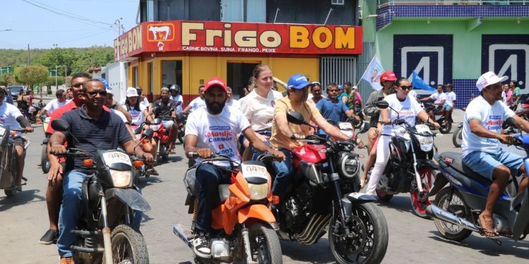 MEGA ADESIVAÇO E CAMINHADA MOSTRA FORÇA POLÍTICA DE WALLAS ROCHA EM SÃO BENEDITO DO RIO PRETO