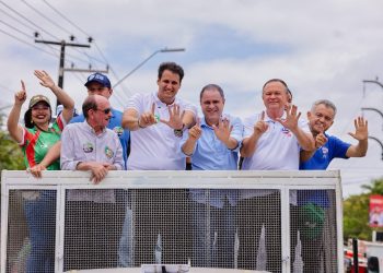 AO LADO DO GOVERNADOR CARLOS BRANDÃO, CARREATA HISTÓRICA DE HORLEANS BRANDÃO PERCORRE SÃO JOSÉ DE RIBAMAR