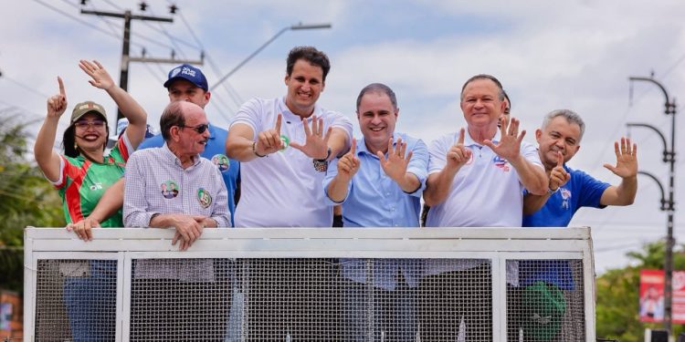 AO LADO DO GOVERNADOR CARLOS BRANDÃO, CARREATA HISTÓRICA DE HORLEANS BRANDÃO PERCORRE SÃO JOSÉ DE RIBAMAR