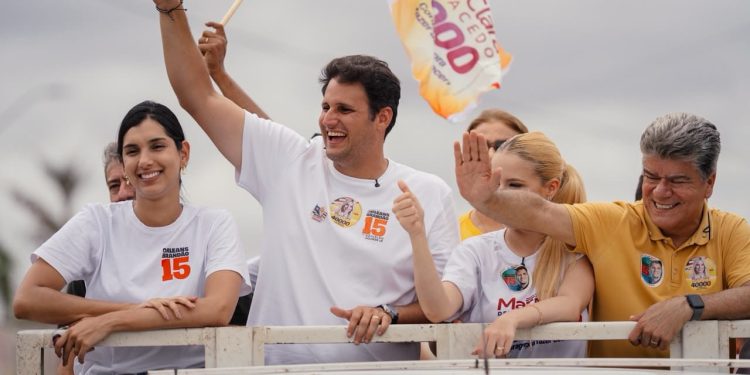 A DOIS DIAS DE ELEIÇÕES, PORTO FRANCOFAZ GRANDE ATO E LEVA O 15 DE ORLEANS BRANDÃO ÀS RUAS